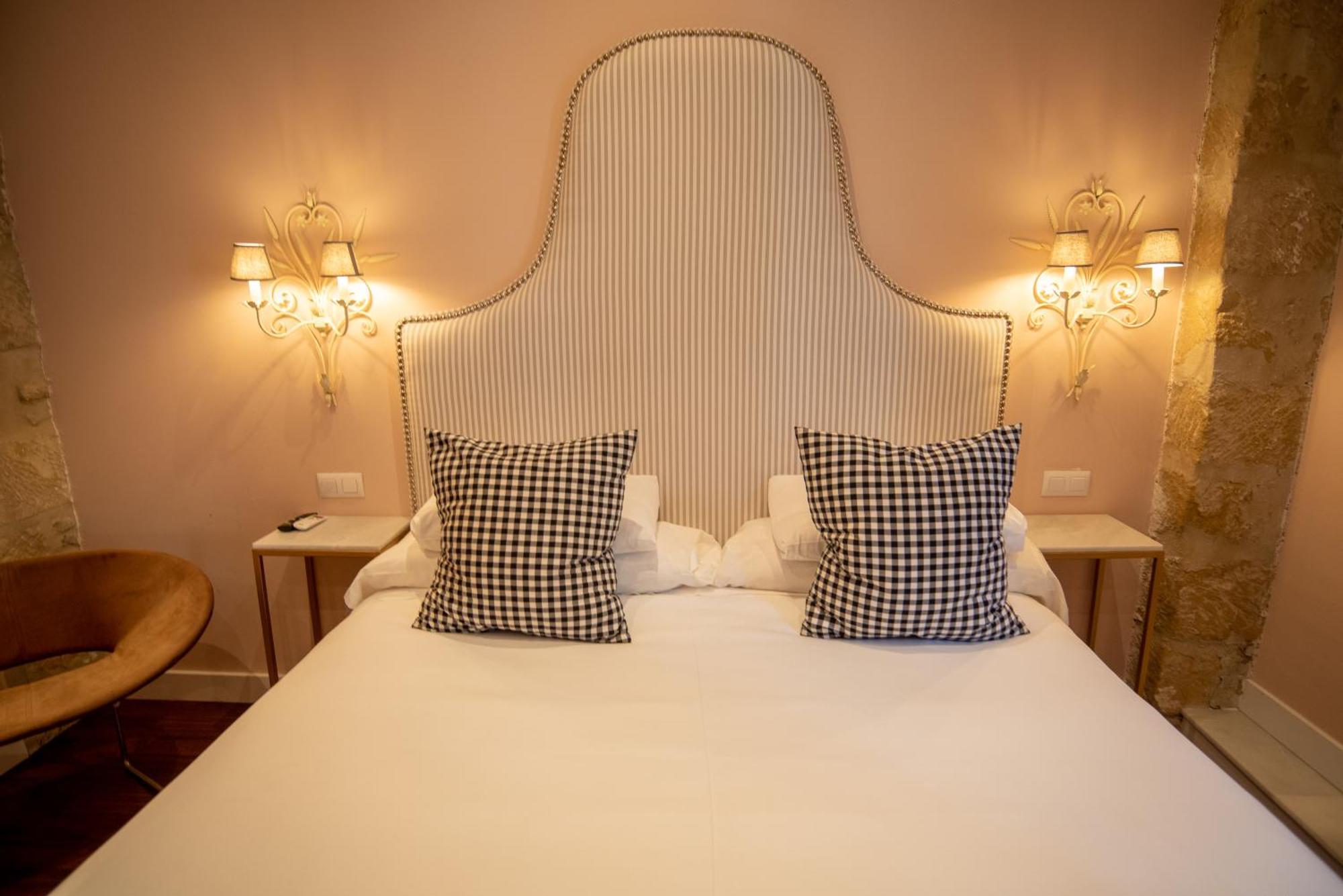 Hotel Carmen Boutique Баеза Екстериор снимка