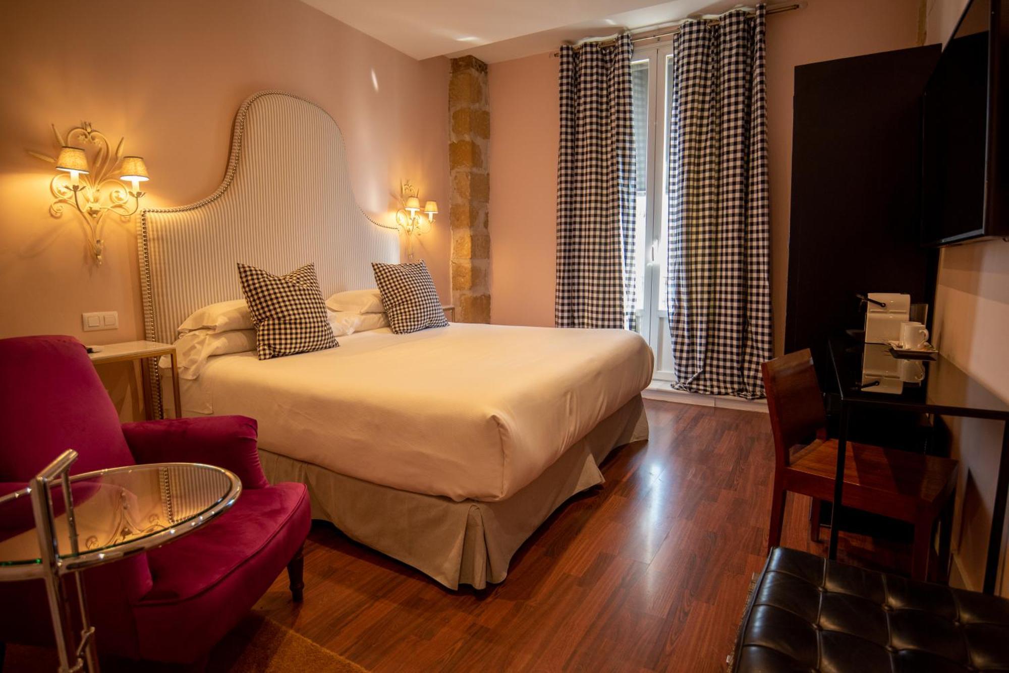 Hotel Carmen Boutique Баеза Екстериор снимка